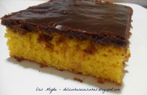 BOLO DE CENOURA COM CHOCOLATE