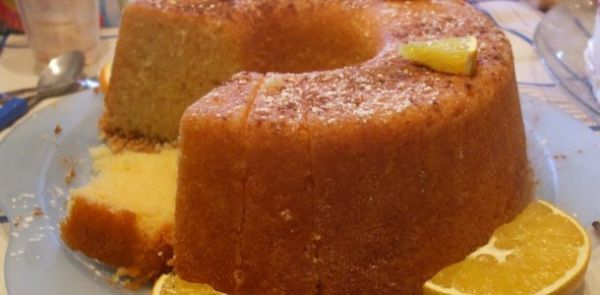 BOLO DE LARANJA COM CALDA